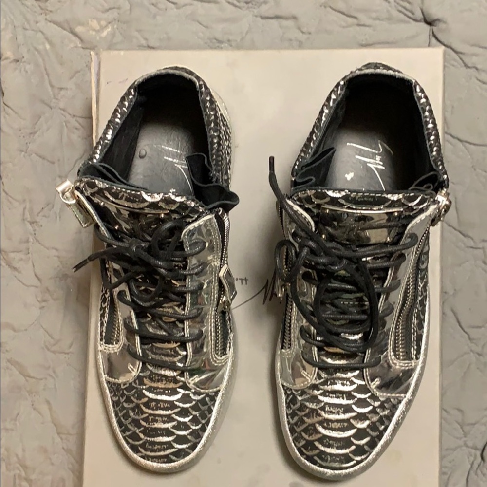 Shoes - Picture 3 of 6